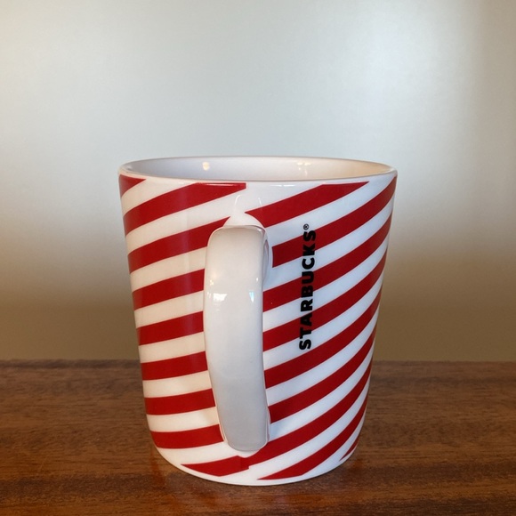 Starbucks Candy Cane Stripe  Exc Shape 17 Oz - Picture 2 of 8